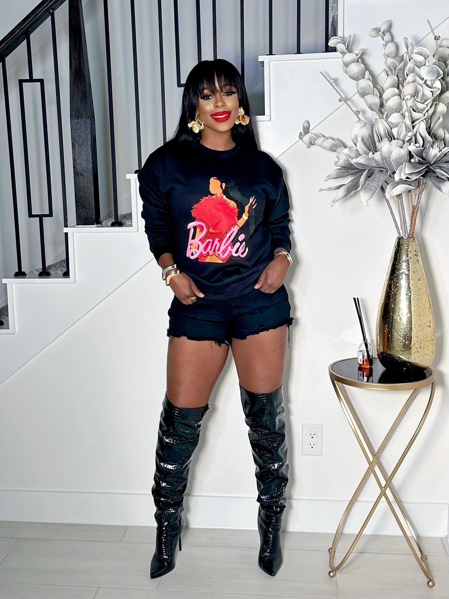 BARBIE COZY SWEATSHIRT (BLACK)