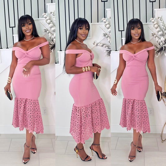 SHOW ME OFF LACE MERMAID MIDI DRESS (ROSE)