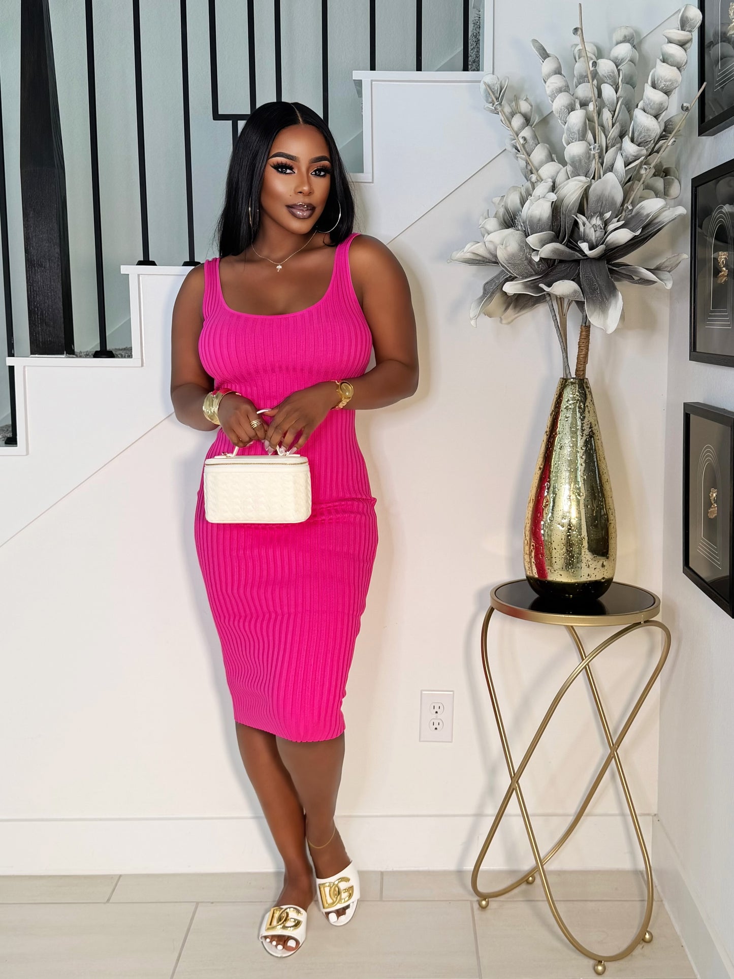 HUG ME SLEEVELESS DRESS (FUCHSIA)