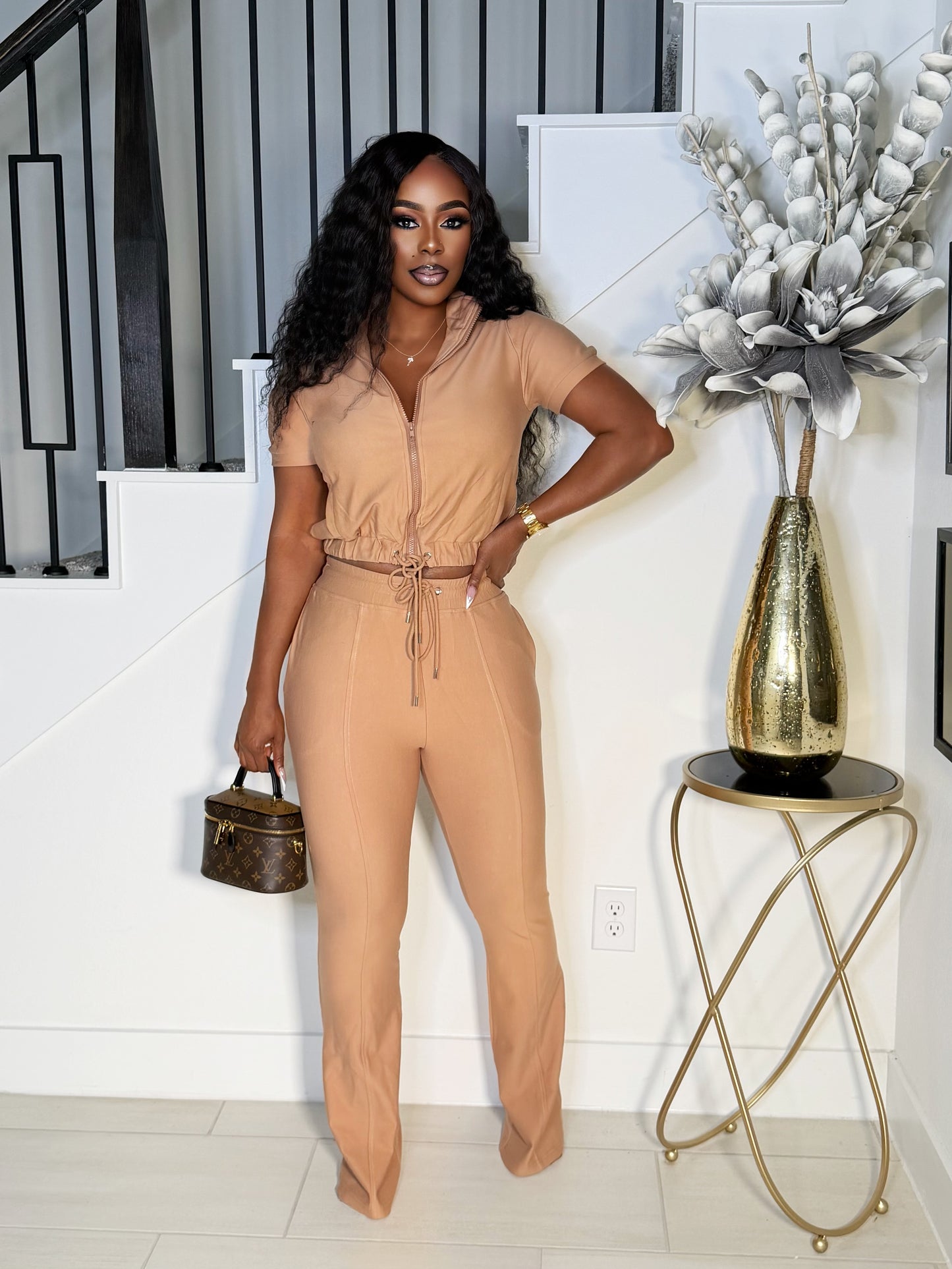 MISS LISA SHORT SLEEVES FLARE TACK PANTS SET (MOCHA)