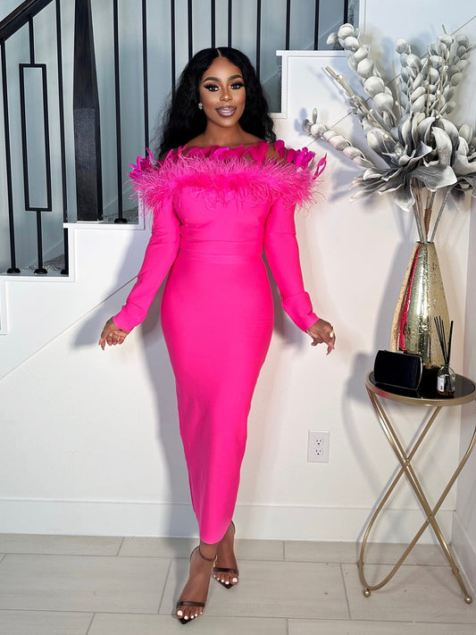 THE SOPHISTICATED GIRL BANDAGE FEATHER DRESS