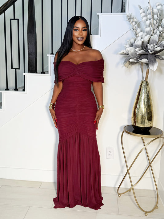 SHERLY OFF THE SHOULDER MAXI DRESS (MAROON)